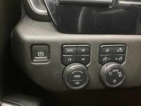 Used 2023 Chevrolet Silverado 1500 LT image 22