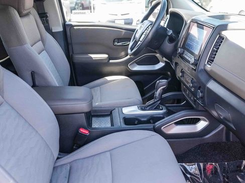 Used 2023 Nissan Frontier SV w/ Technology Package RWD image 16