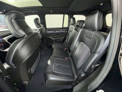 Used 2023 Jeep Grand Cherokee Overland w/ Luxury Tech Group IV image 25