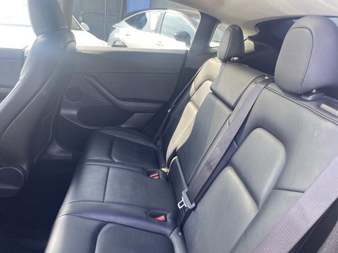 Used 2024 Tesla Model Y 2WD image 23