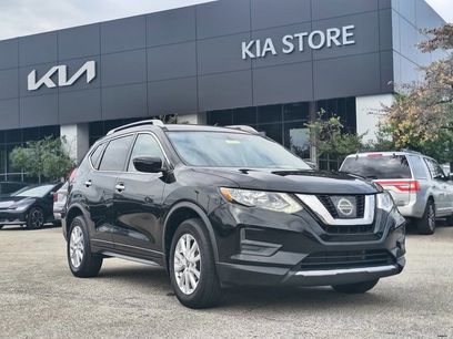 Used 2017 Nissan Rogue SV