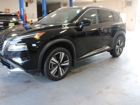 Used 2023 Nissan Rogue Platinum AWD/4WD image 3
