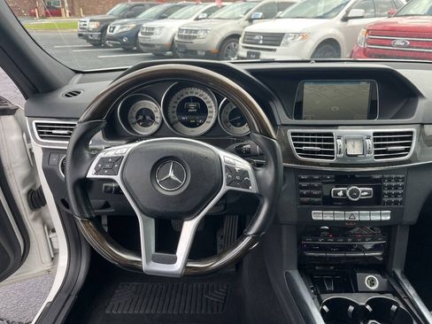 Used 2014 Mercedes-Benz E 350 Sedan image 33