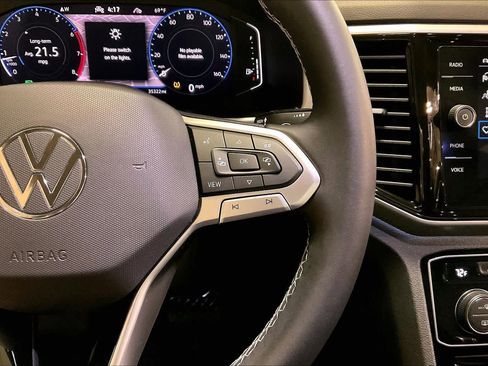 Used 2021 Volkswagen Atlas SEL Premium image 24