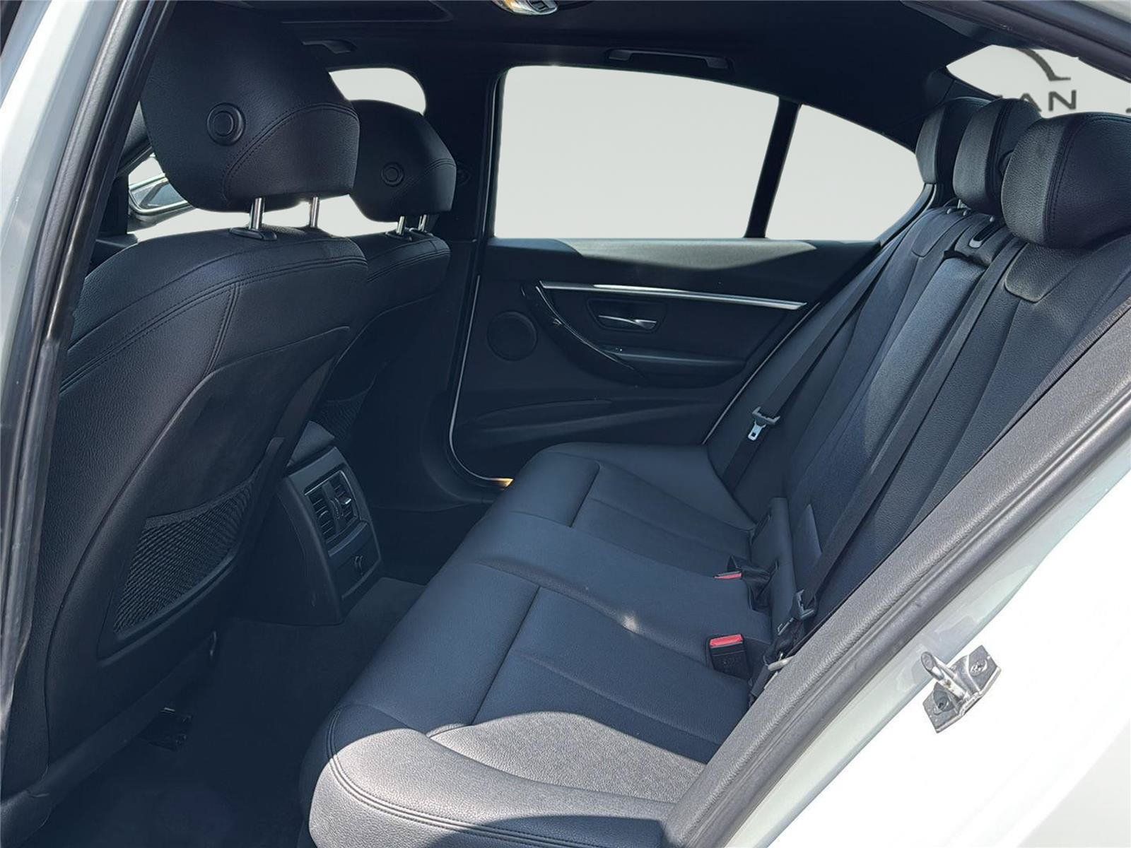 Used 2018 BMW 328d Sedan RWD image 27