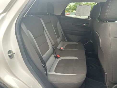 Used 2023 Chevrolet TrailBlazer LT AWD/4WD image 13