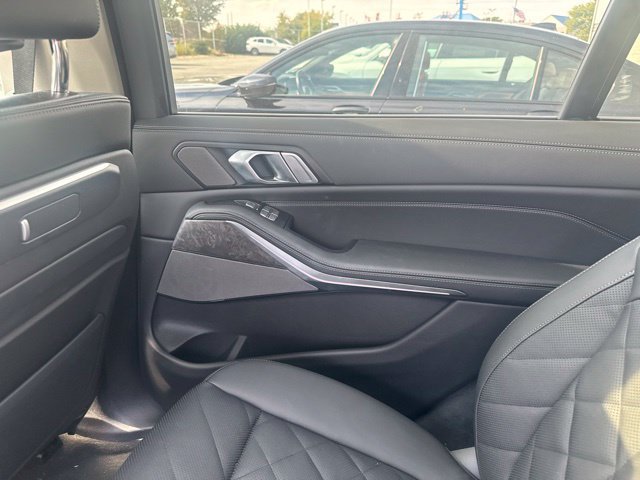 Certified 2026 BMW X7 xDrive40i w/ Premium Package AWD/4WD image 19
