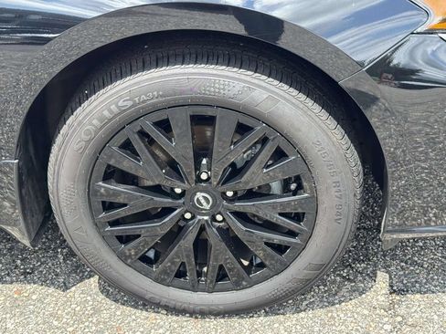 Certified 2025 Nissan Altima 2.5 SV w/ SV Special Edition Package AWD/4WD image 9