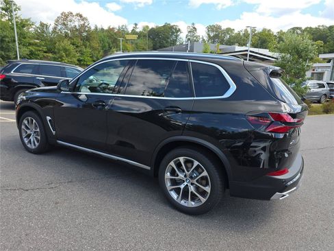Certified 2026 BMW X5 xDrive40i w/ Climate Comfort Package AWD/4WD image 7