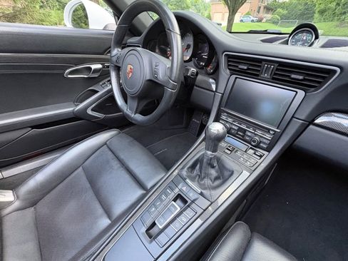 Used 2015 Porsche 911 Targa 4S AWD/4WD image 3