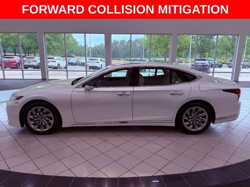 Used 2019 Lexus LS 500 w/ Accessory Package (Z1) RWD image 5