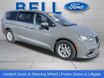 Used 2023 Chrysler Pacifica Touring-L