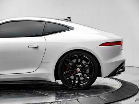 Used 2016 Jaguar F-TYPE R image 7