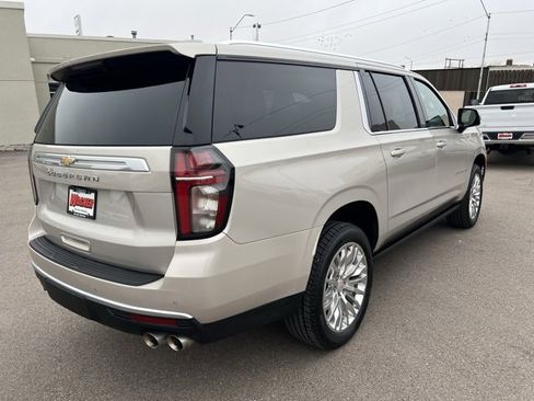 Used 2024 Chevrolet Suburban High Country image 7