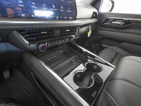 Used 2026 Chevrolet Tahoe Z71 w/ Comfort Package image 25