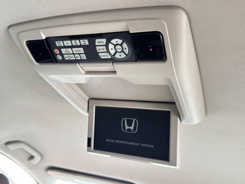 Used 2016 Honda Odyssey SE image 18