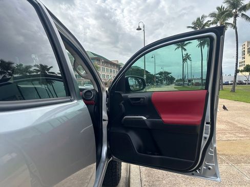 Used 2023 Toyota Tacoma SR5 image 18