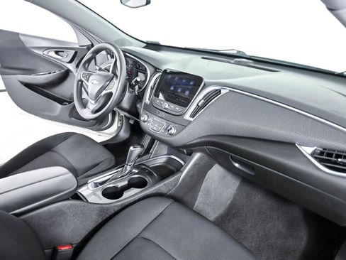 Used 2020 Chevrolet Malibu LT FWD image 22