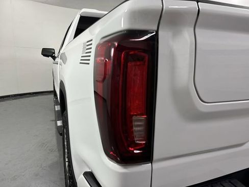 Used 2022 GMC Sierra 1500 Denali w/ Technology Package AWD/4WD image 31
