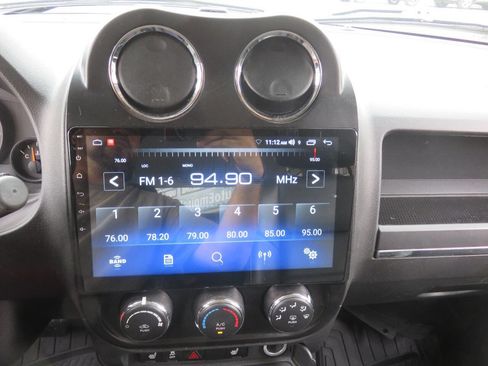 Used 2016 Jeep Patriot High Altitude AWD/4WD image 17
