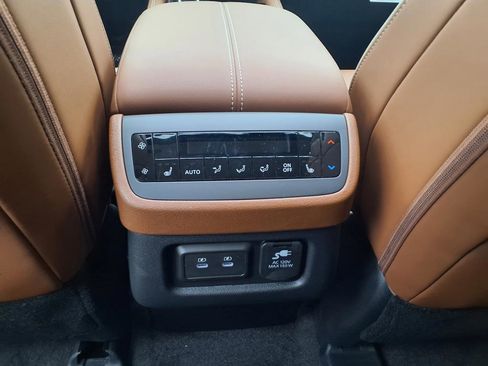 New 2026 Nissan Pathfinder Platinum AWD/4WD image 14