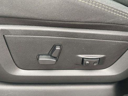 Used 2024 RAM 2500 Big Horn w/ Sport Appearance Package image 13