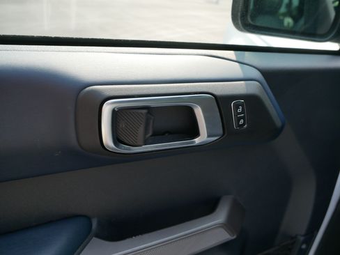 Used 2023 Ford Bronco Outer Banks AWD/4WD image 18