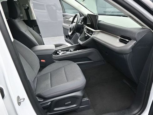 Used 2025 Ford Explorer Active image 16