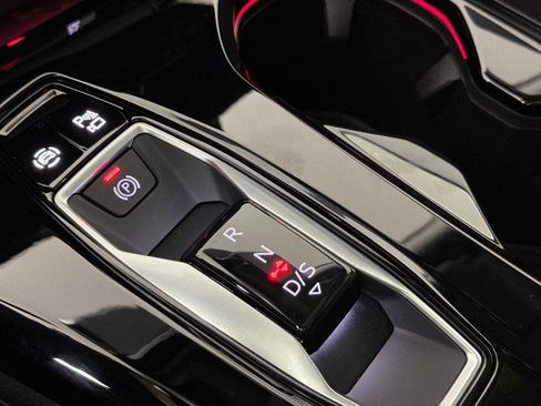 Used 2025 Audi Q5 Premium w/ Convenience Package image 21