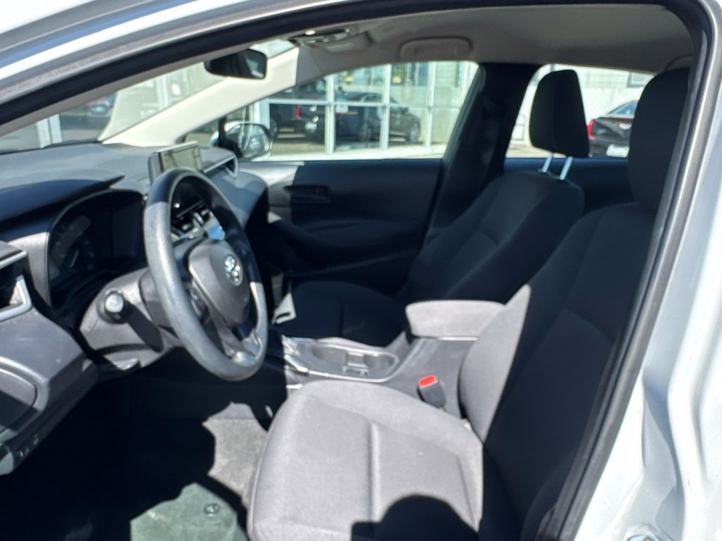 Used 2025 Toyota Corolla LE FWD image 17