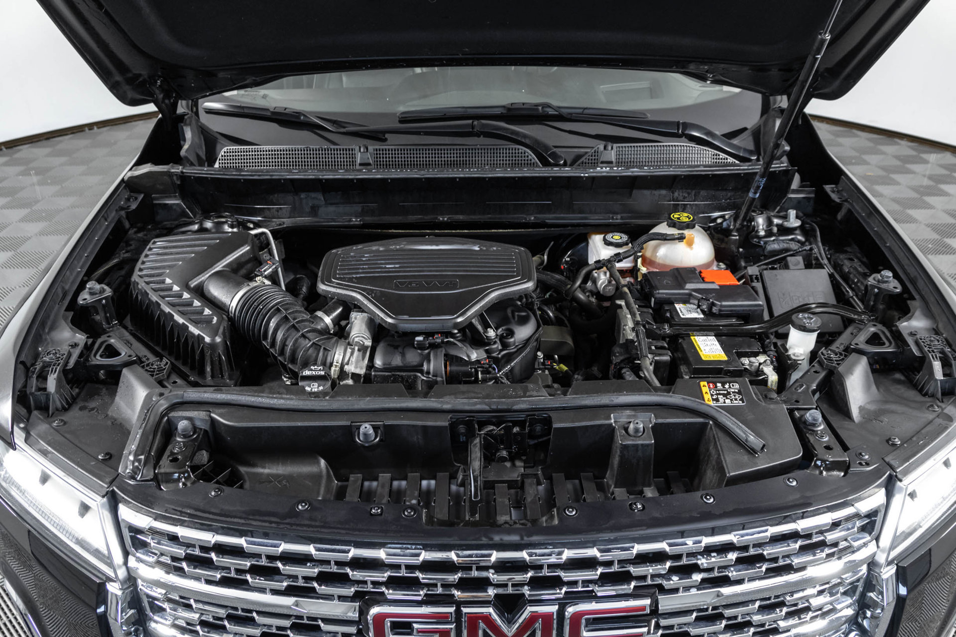 Used 2023 GMC Acadia Denali w/ Black Diamond Edition AWD/4WD image 52