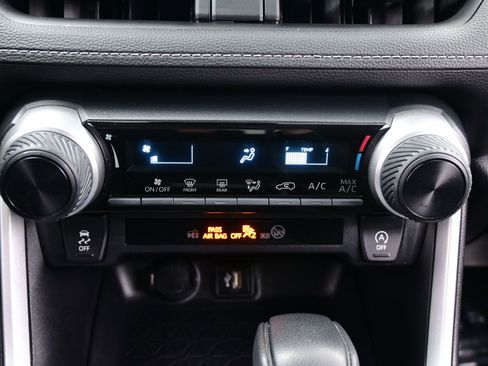 Used 2024 Toyota RAV4 LE image 19