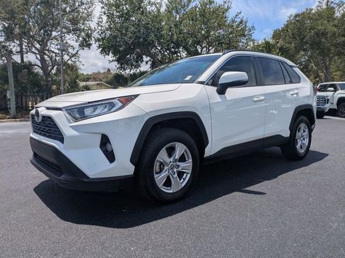 Used 2020 Toyota RAV4 XLE w/ Convenience Package FWD image 8