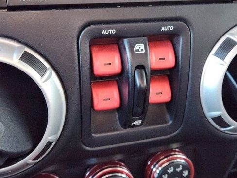 Used 2017 Jeep Wrangler Unlimited Rubicon image 20