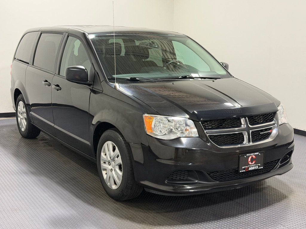 Used 2018 Dodge Grand Caravan SE w/ UConnect Hands-Free Group FWD image 4