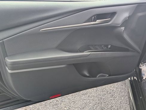 Used 2025 Toyota Camry SE image 10