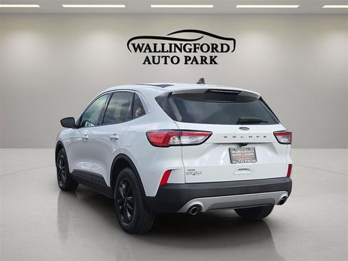 Used 2022 Ford Escape SE image 6