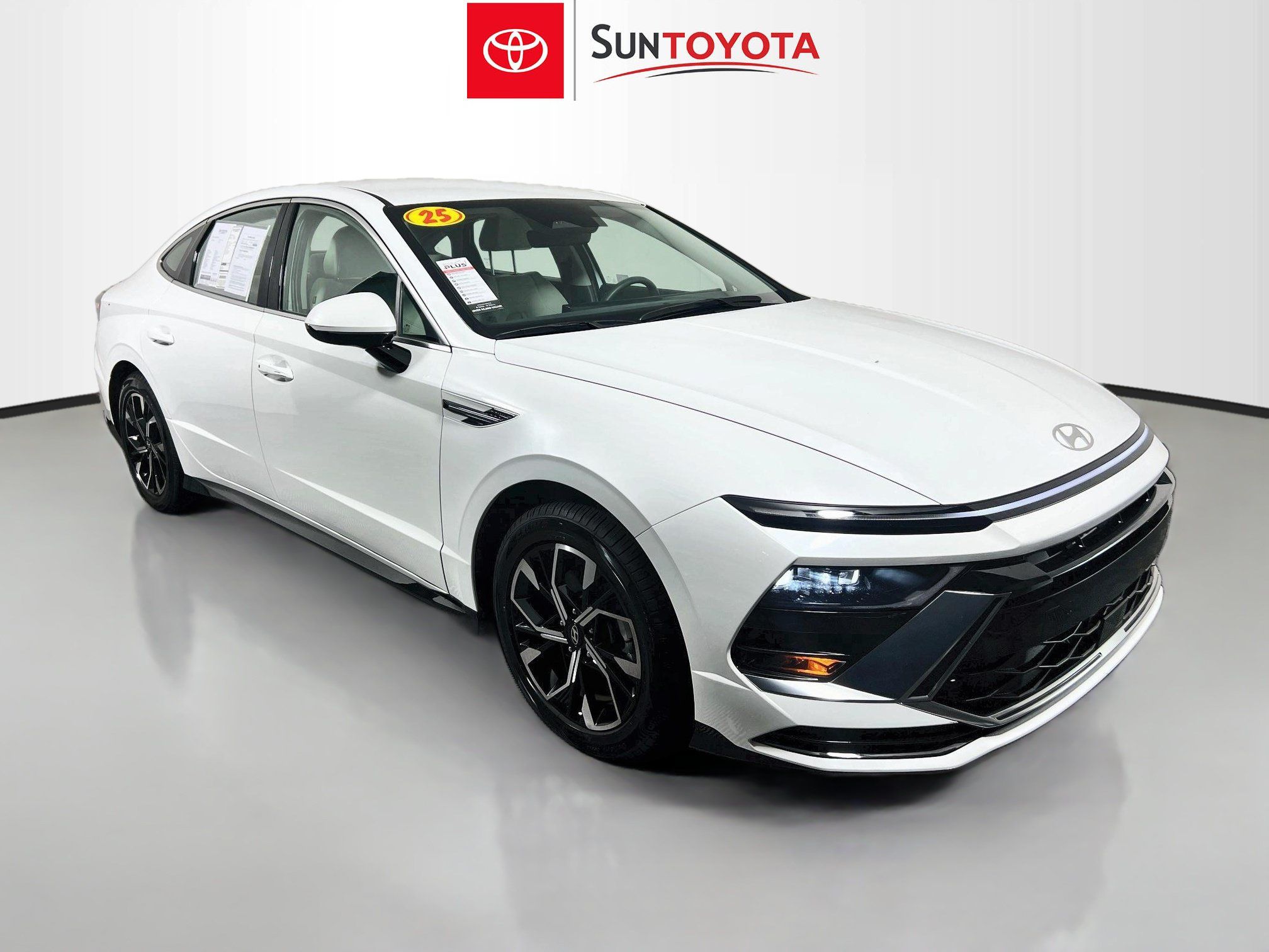 Used 2025 Hyundai Sonata SEL FWD image 1