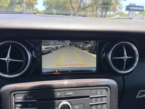 Used 2017 Mercedes-Benz SLC 300 image 25