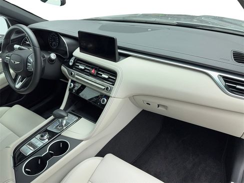 Used 2025 Genesis G70 2.5T image 45