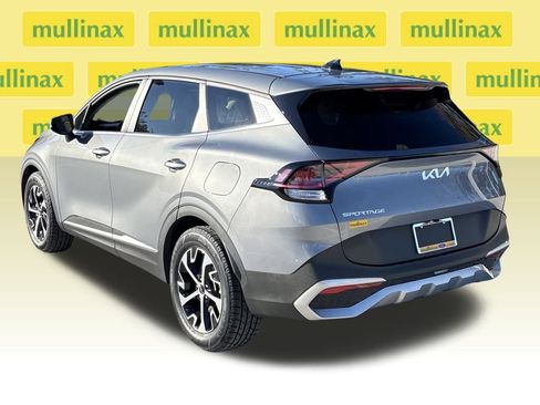 Used 2023 Kia Sportage EX image 9
