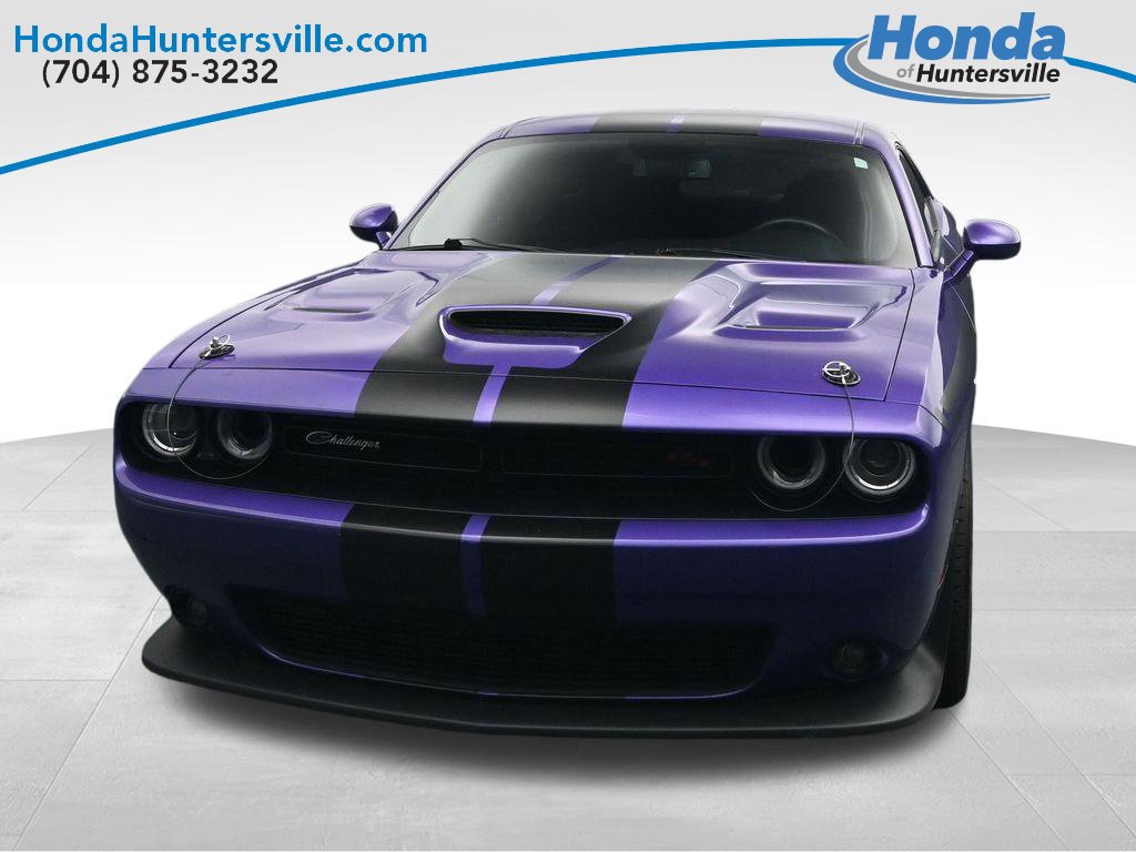 Used 2023 Dodge Challenger R/T Scat Pack RWD image 3