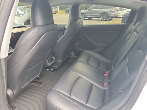 Used 2023 Tesla Model 3 Standard Range RWD image 9