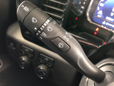 Used 2025 Chevrolet Silverado 1500 LT AWD/4WD image 29