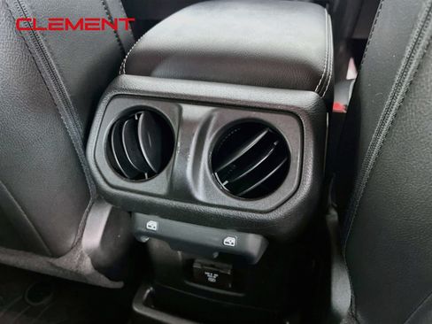 Used 2023 Jeep Wrangler Unlimited Sahara w/ Cold Weather Group AWD/4WD image 33