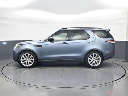 Used 2018 Land Rover Discovery SE image 4