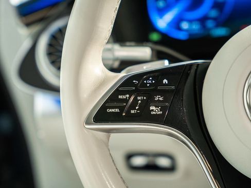 Used 2022 Mercedes-Benz EQS 580 4MATIC Sedan image 26