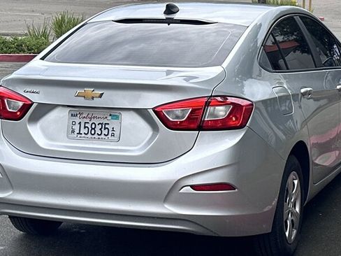 Used 2018 Chevrolet Cruze LS image 8