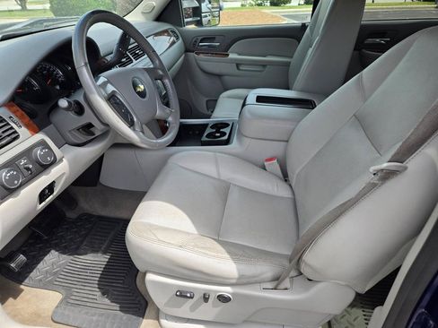 Used 2014 Chevrolet Silverado 2500 LTZ w/ LTZ Plus Package AWD/4WD image 13