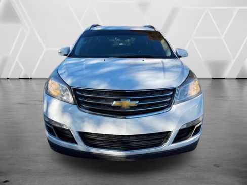 Used 2017 Chevrolet Traverse LT image 3